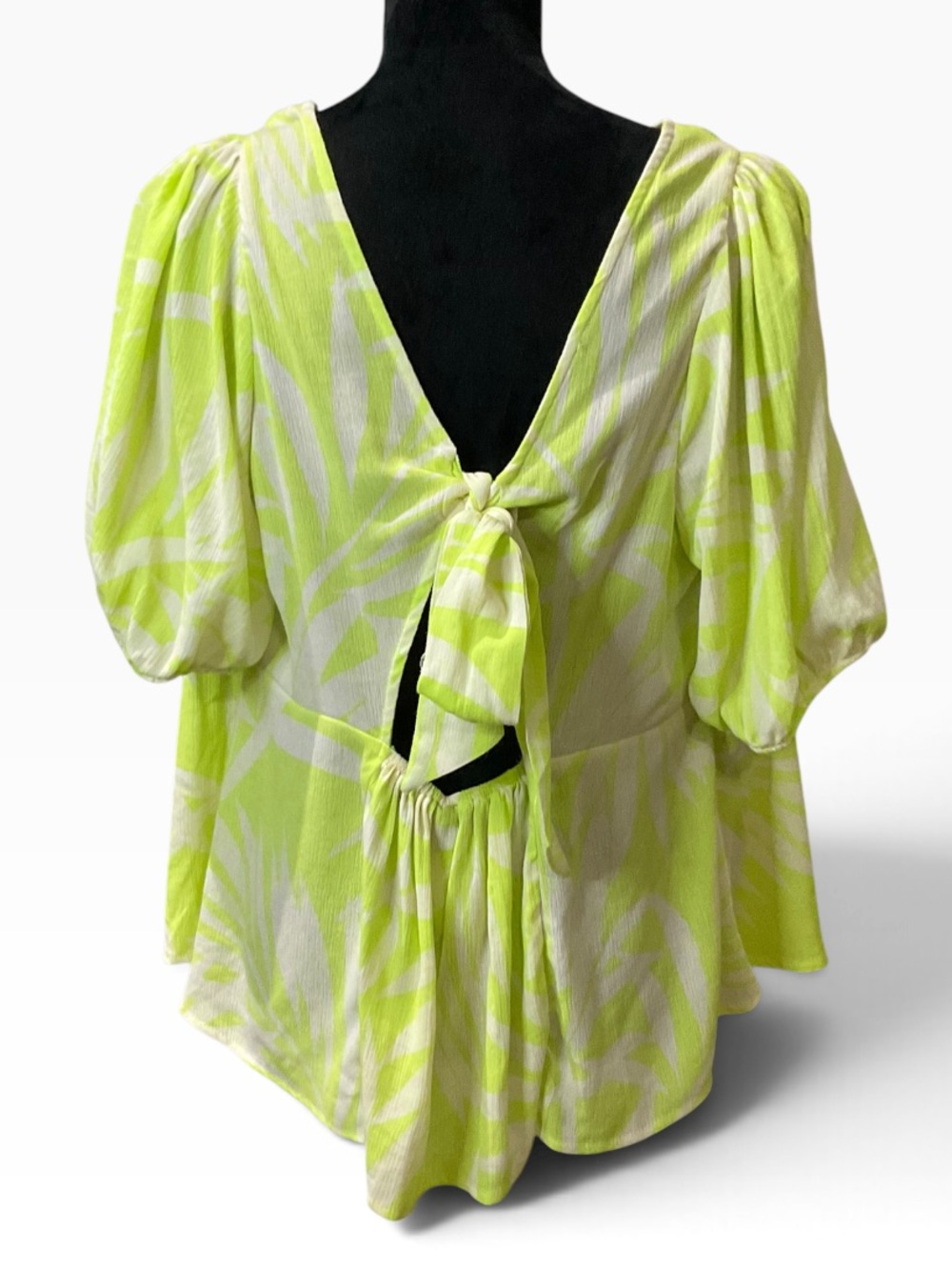 torrid Sharp Lime Green and White Tie Back Puff Sleeve V-Neck Palm Print Size L - Picture 3 of 8